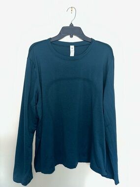 lululemon Swiftly Relaxed Long-Sleeve Hip Length (Relaxed Fit)